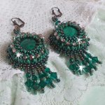 BO Emerald Vert brodées avec une malachite, des rocailles et des facettes en verre de bohème